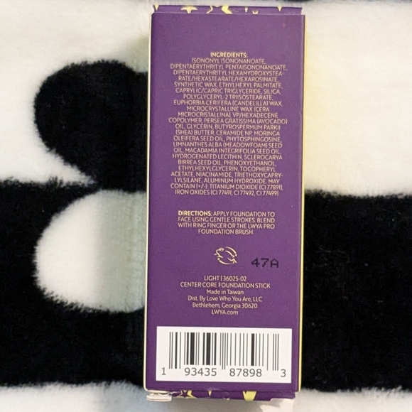 Light Foundation LWYA Gone In A Swipe - New In Box - Picture 5 of 15